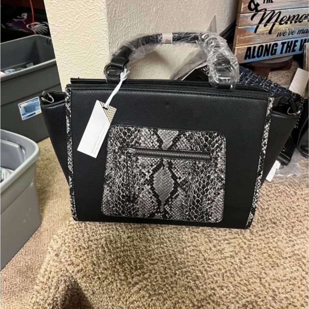 Interchangeable Magnolia And Vine Chic - one bag 3 looks